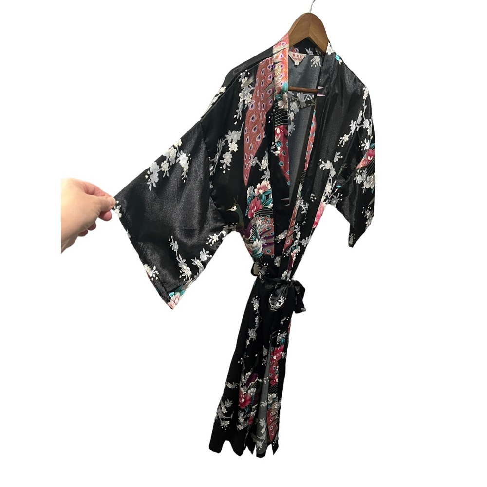 TANGYIHUI SILKY SATIN BLACK FLORAL PEACOCK ROBE WITH MATCHING BELT SIZE XXL - Picture 6 of 16